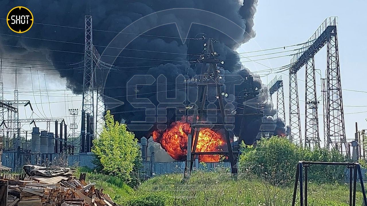Крупный пожар вспыхнул на подстанции в селе Смазнево в Алтайском крае