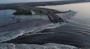 Власти Новой Каховки назвали катастрофой разрушения на ГЭС, в которой виноват Киев