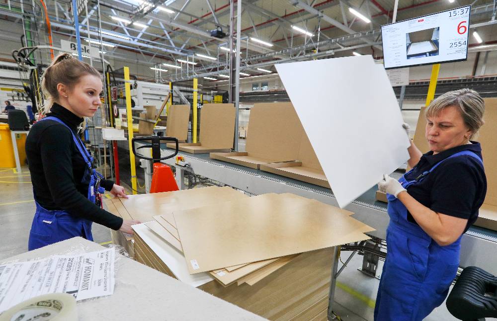 Бывший завод IKEA в Новгородской области возобновил работу под 