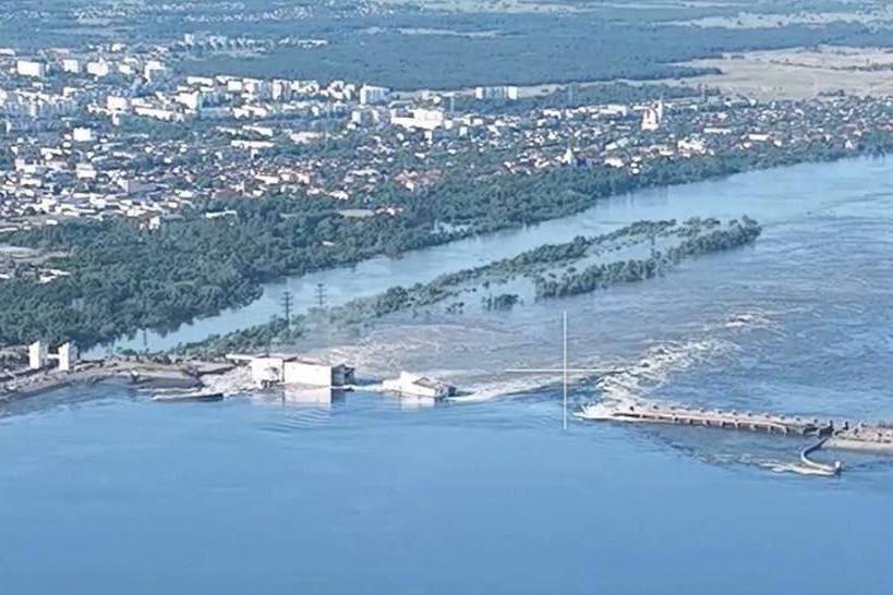 Дамба Каховской ГЭС с высоты птичьего полёта. Обложка © Telegram / Херсон.ру