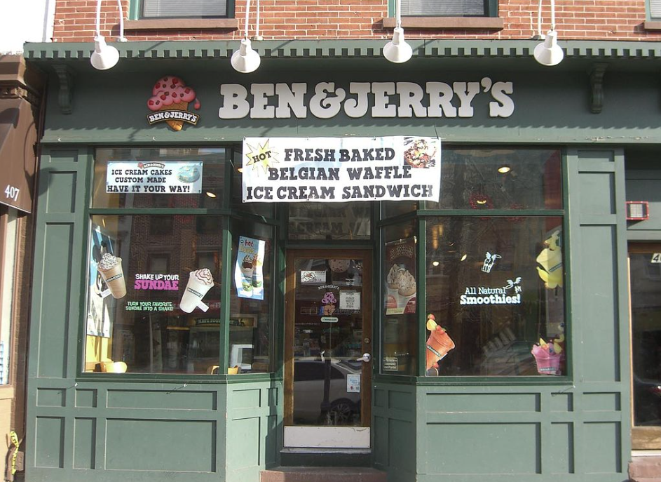 Один из первых магазинов мороженого Ben & Jerry’s в Хобокене, штат Нью-Джерси. Фото © Luigi Novi / Wikipedia.org 