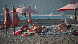 Штрафы для полуголых туристов вне пляжей в Абхазии вырастут в 20 раз