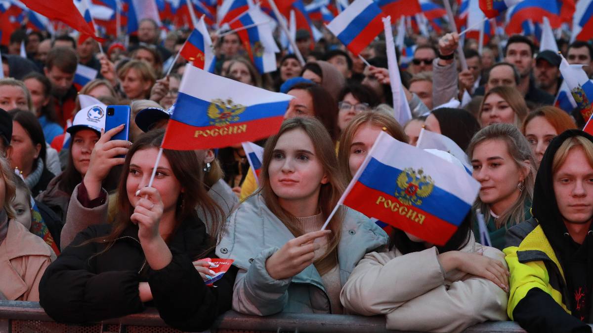 ВЦИОМ: Среди современников россияне больше всего гордятся Путиным и бойцами СВО