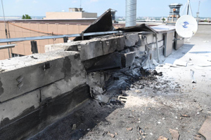 Сбитый над Белгородом беспилотник упал на бизнес-центр и загорелся