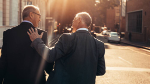 Психолог дал 5 простых советов взрослым для поиска друзей