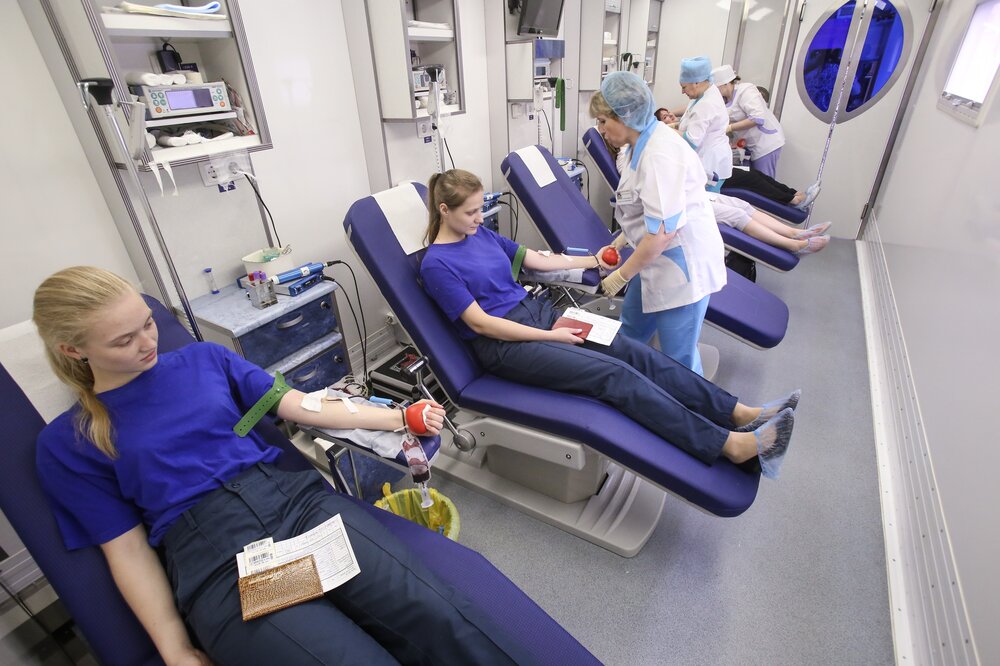 Всемирный день донора крови, День блогера, Устинов день: Какие праздники и приметы 14 июня