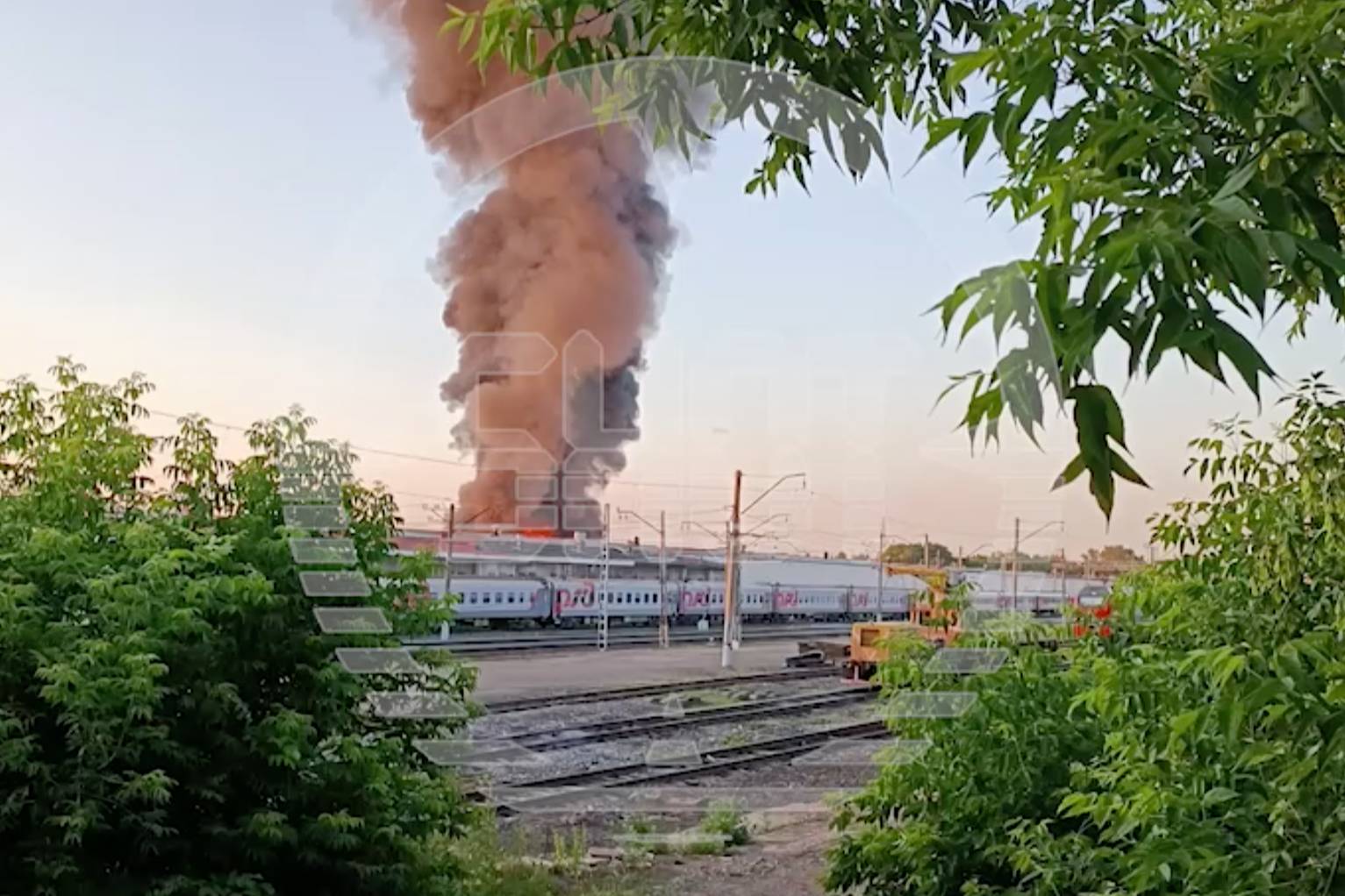 В Уфе горят цистерны с топливом на железнодорожной станции