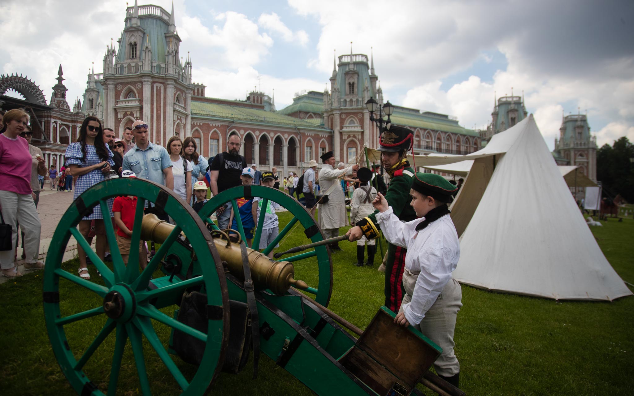 Праздничные мероприятия в День России пройдут практически во всех городах и сёлах страны. Фото © sobyanin.ru 