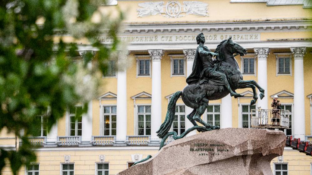 Петербург отмечает 351-ю годовщину со дня рождения Петра Великого