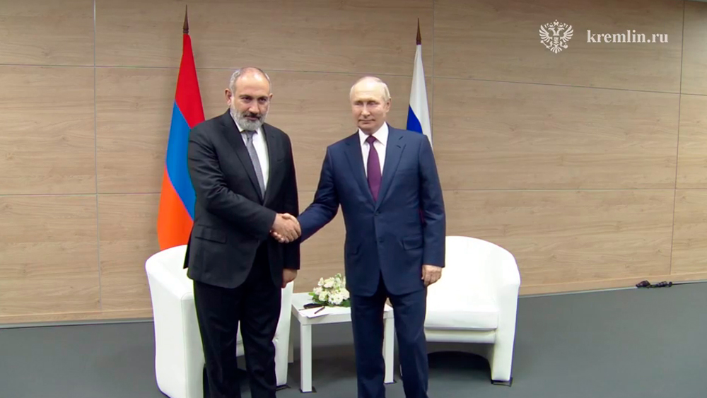 Путин и Пашинян начали переговоры в Сочи
