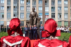 В Петербурге открыли памятник первому вьетнамскому президенту Хо Ши Мину