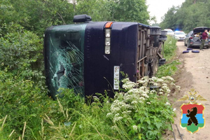 Десять человек госпитализированы после ДТП с туристическим автобусом в Карелии