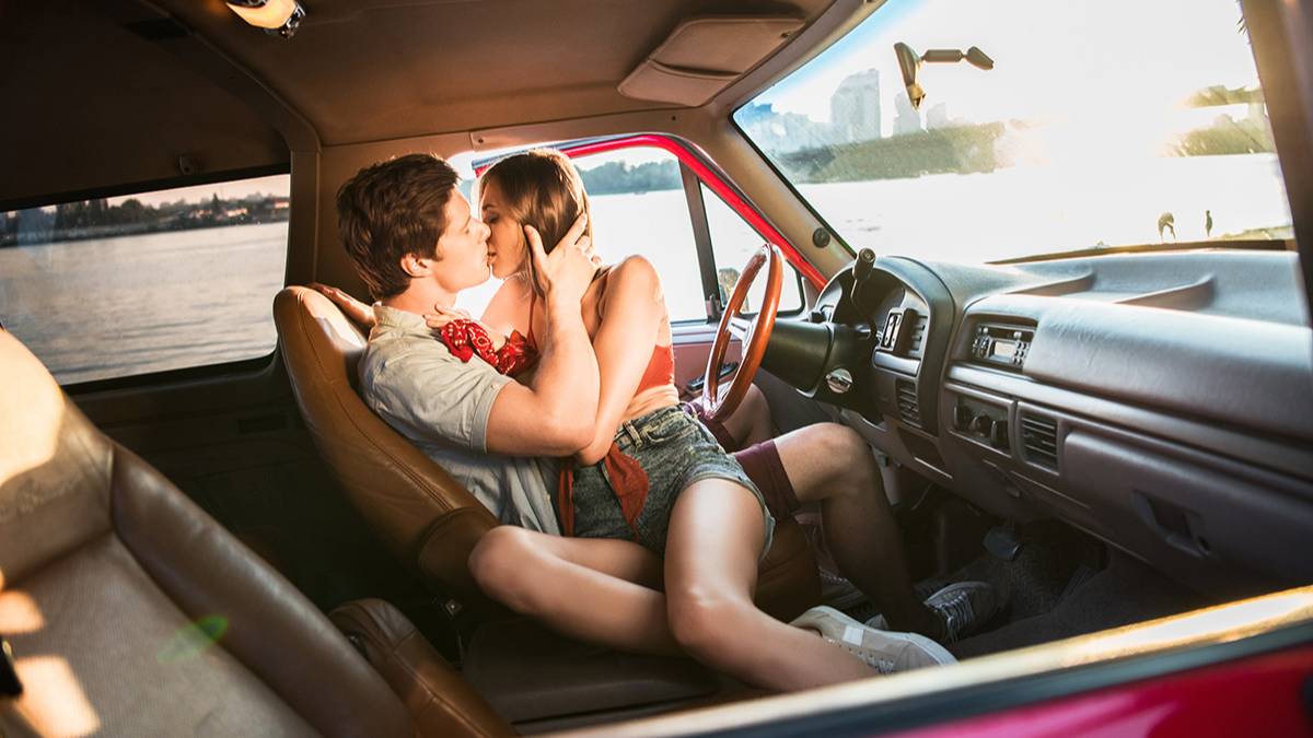 Новые видео: Секс в машине