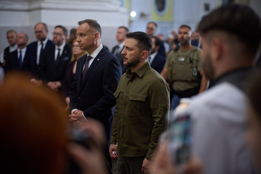 Президенты Польши и Украины в соборе Петра и Павла. Обложка © Twitter / ZelenskyyUa