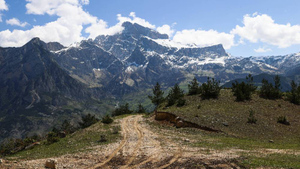 Сорвавшиеся с горы в Северной Осетии туристы выжили, но получили травмы