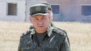 
Шойгу: Военнослужащие и добровольцы бьются очень достойно на Донецком направлении