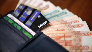 Госдума приняла закон, обязующий банки возвращать клиентам похищенные деньги
