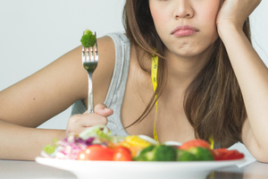 Гастроэнтеролог перечислила самые сомнительные диеты, которые подорвут ваше здоровье