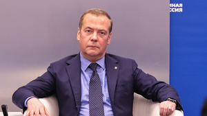 Медведев: Россия и НАТО находятся за гранью войны