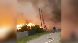 "Вся улица сгорела": Жуткий пожар охватил в уральском селе уже десятки домов