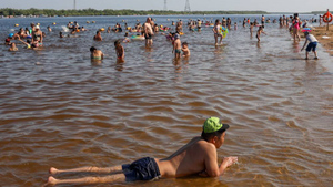 "Среда для размножения": Россиянам рассказали, как не подхватить паразитов при купании
