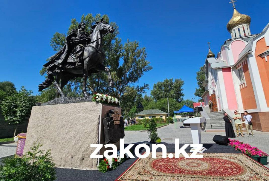 Памятник Александру Невскому в Алма-Ате. Обложка © Telegram / Zakon.kz