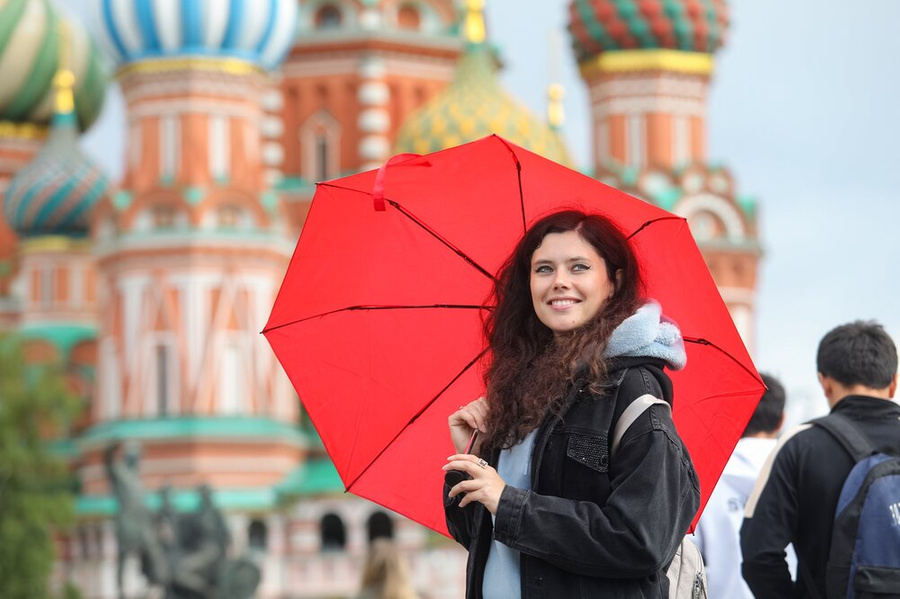 18 июля отмечается День прогулок под дождём. Фото © Агентство "Москва" / Артур Новосильцев