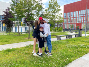 "Мои спасители!": Костомаров выложил трогательное фото с женой и детьми