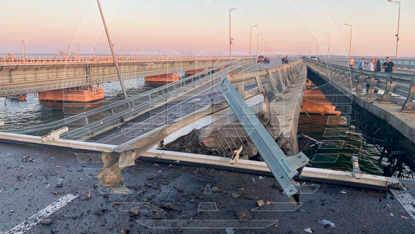 Последствия атаки Киева на Крымский мост. Обложка © SHOT