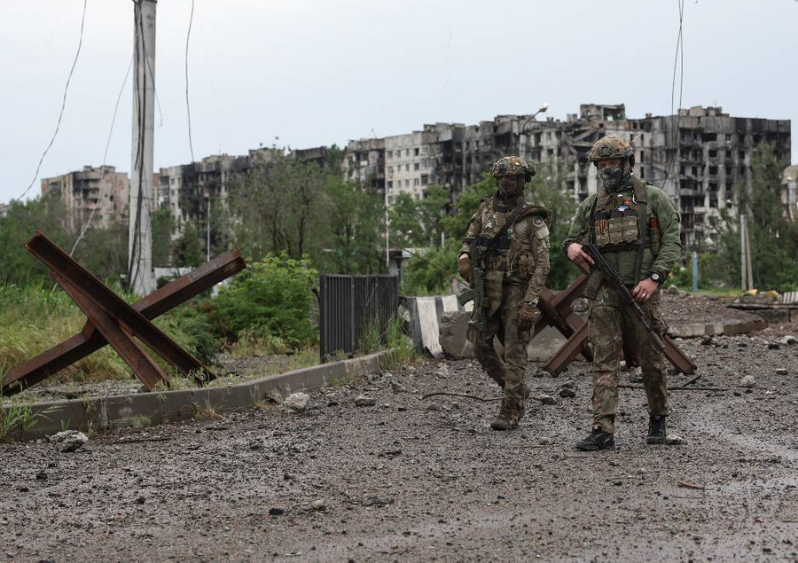 Военные в Артёмовске. Фото © ТАСС 