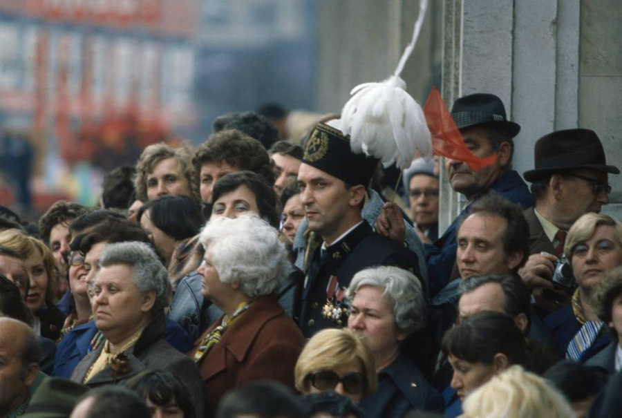 Иностранные туристы во времена Союза на Красной площади. Фото © ТАСС / Фотохроника ТАСС / Борис Корзин
