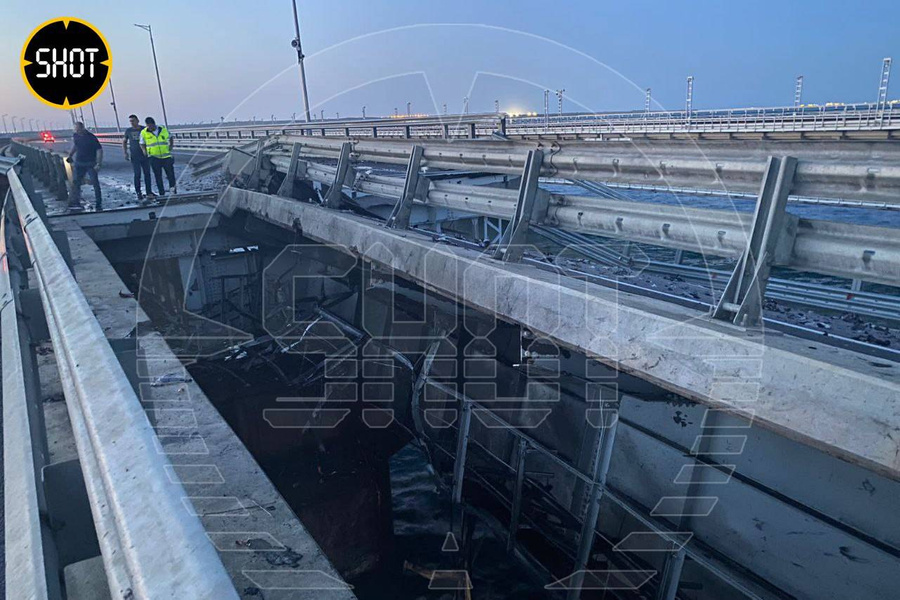 Последствия ЧП на Крымском мосту. Фото © SHOT