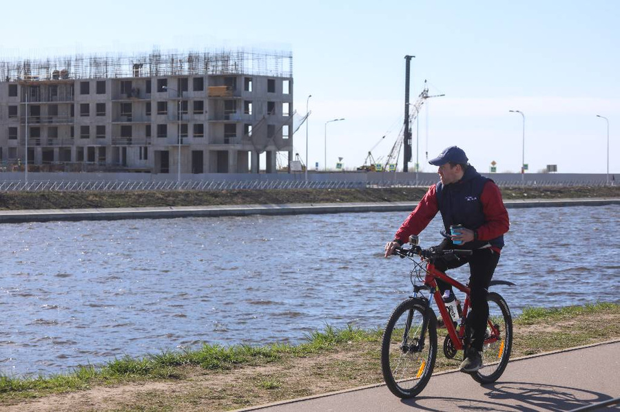 На первичном рынке колебания курса валют сейчас несильно влияют на спрос. Фото © ТАСС /  Роман Пименов