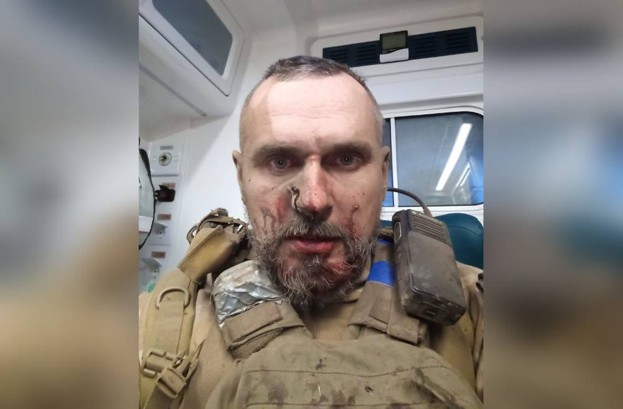 Украинский режиссёр Олег Сенцов после ранения во время боевых действий. Обложка © Facebook (внесён в реестр экстремистских организаций, запрещён на территории Российской Федерации) / Олег Сенцов