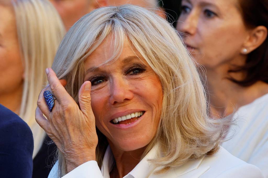 Расходы Франции на содержание жены Макрона оценили в сотни тысяч евро