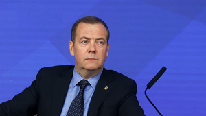 Медведев сравнил Украину с Землёй Санникова, напомнив, что такой страны не было