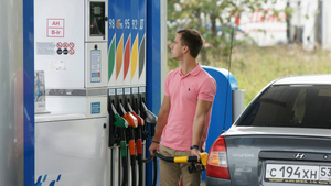 Бензин стремительно дорожает на бирже: Что будет с ценами на заправках на следующей неделе
