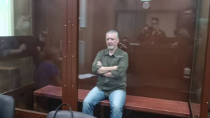 Лайф публикует первое видео Стрелкова из суда
