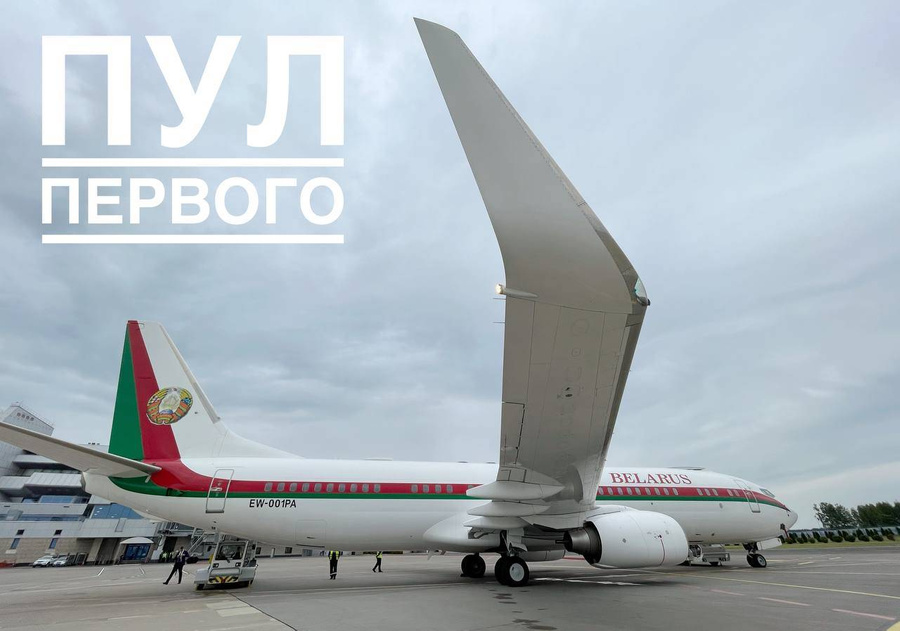Самолёт, на котором глава Белоруссии Александр Лукашенко летит в Москву. Фото © "Пул первого" 