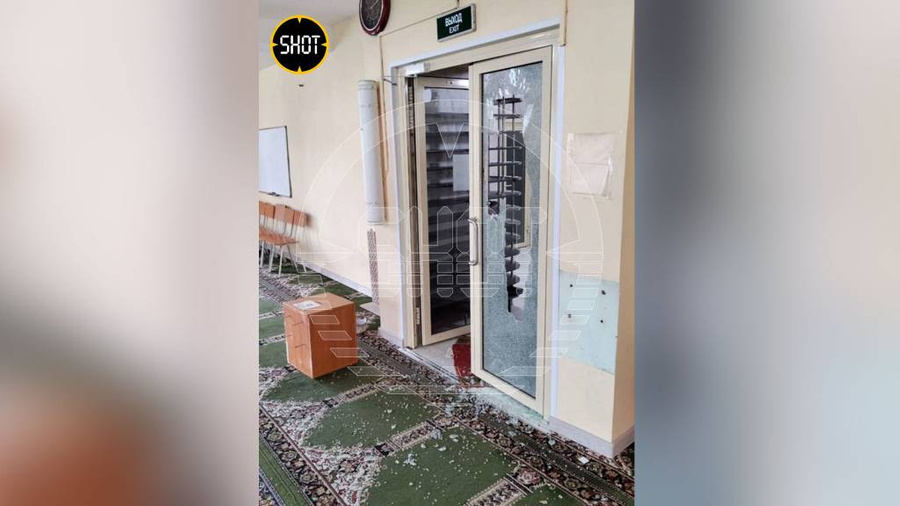 Последствия погрома в красноярской мечети. Фото © Telegram / SHOT