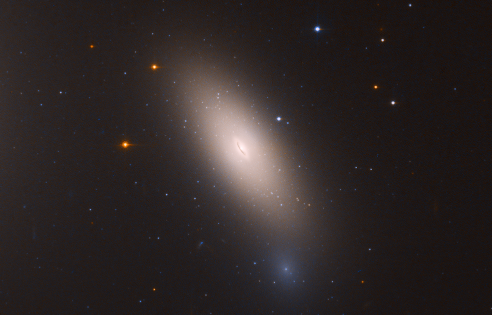 Галактика NGC 1277. Фото © NASA, ESA, and M. Beasley (Instituto de Astrofísica de Canarias)