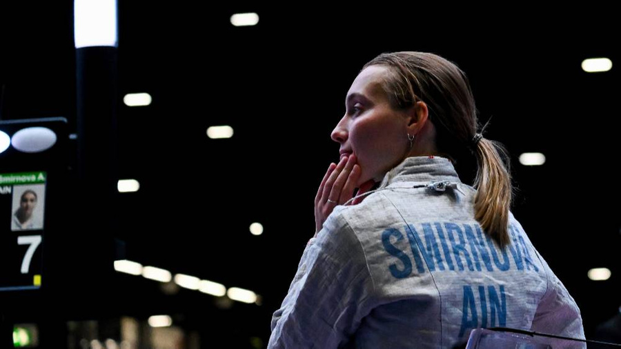 Анна Смирнова после поединка 1/32 финала с украинкой Ольгой Харлан, завершившегося со счётом 15:7 в пользу украинки. Фото © AP / ТАСС / MB Media