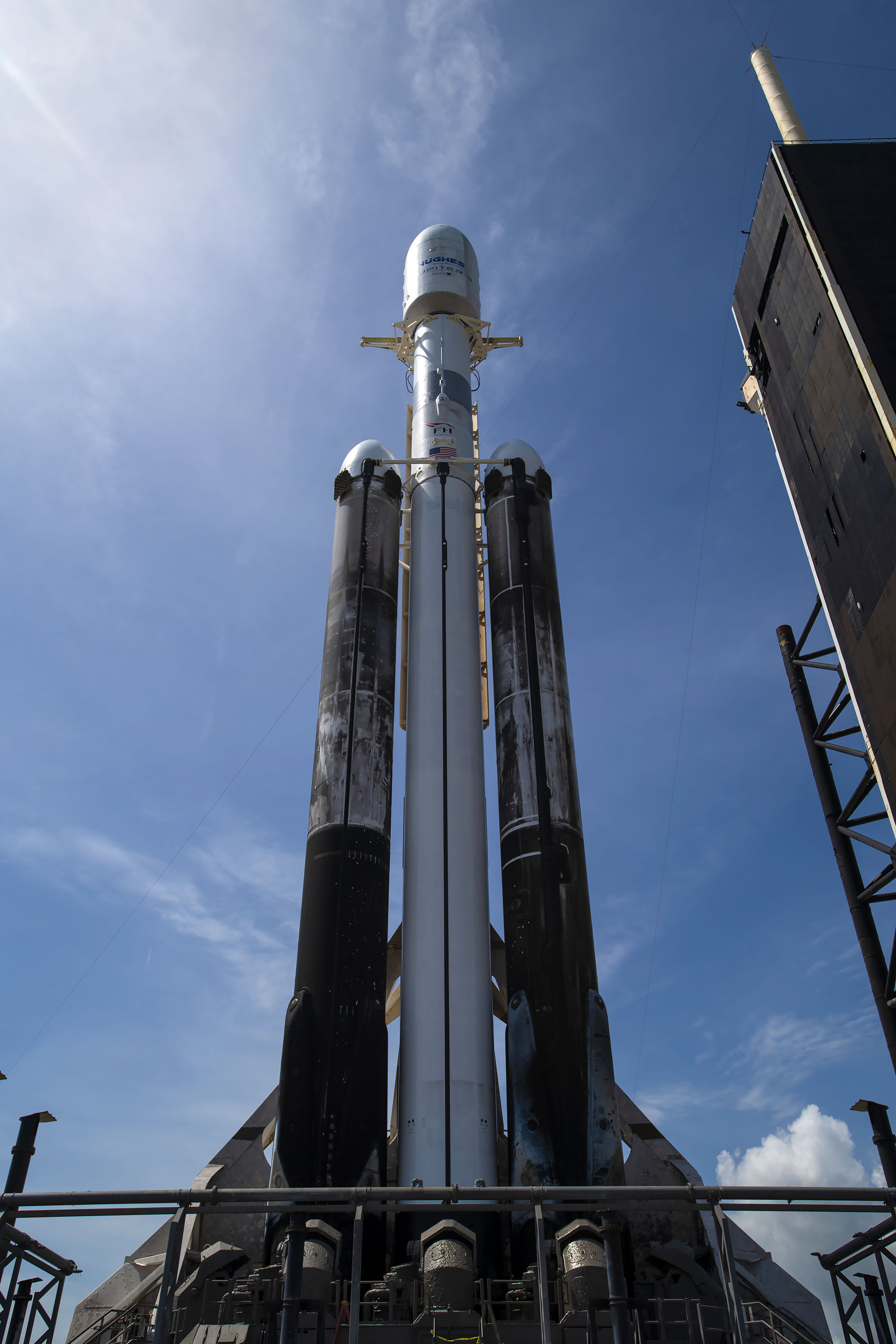 Запуск ракеты Falcon Heavy. Фото © Twitter / SpaceX