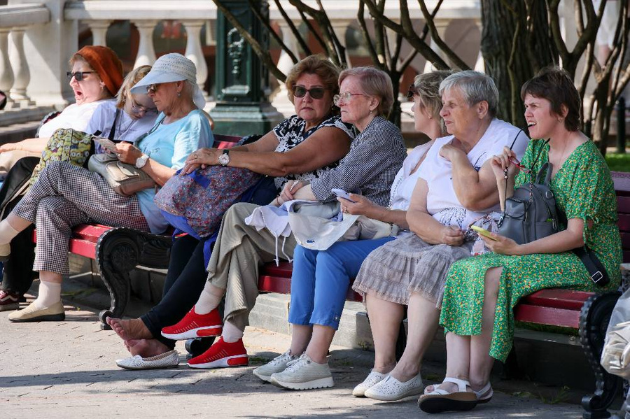 Пенсионеры могут стать жертвой фальшивомонетчиков. Обложка © ТАСС / Метцель Михаил