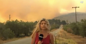 Мощный взрыв на складе боеприпасов ВВС Греции случайно попал в прямой эфир