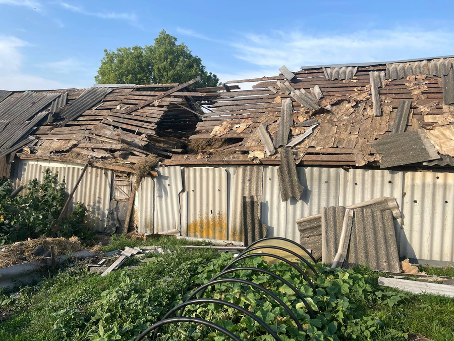 Последствия обстрела ВСУ хутора Олешня в Суджанском районе Курской области. Фото © t.me / Роман Старовойт