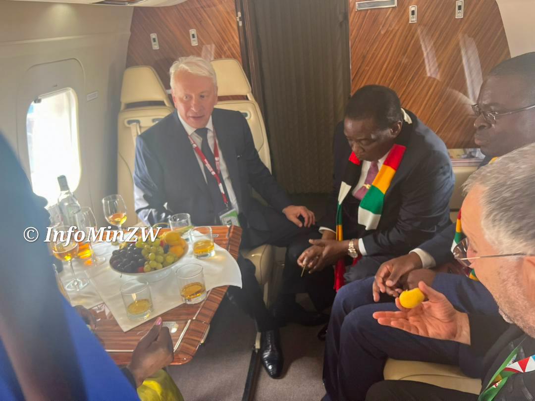Подаренный Россией президенту Зимбабве вертолёт. Фото © Министерство информации Зимбабве