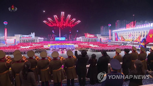 Шойгу на военном параде в Пхеньяне посмотрел на баллистические ракеты КНДР