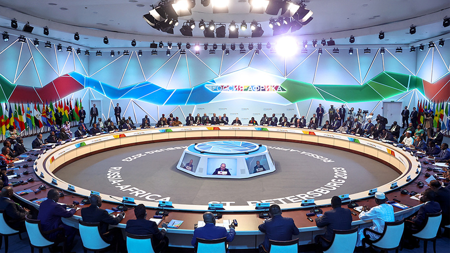 В Санкт-Петербурге прошёл Второй саммит и экономический и гуманитарный форум Россия – Африка. Обложка © ТАСС / Михаил Терещенко