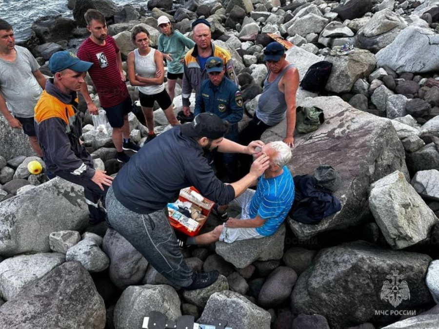 Пострадавший на Курилах турист. Обложка © ГУ МЧС России по Сахалинской области